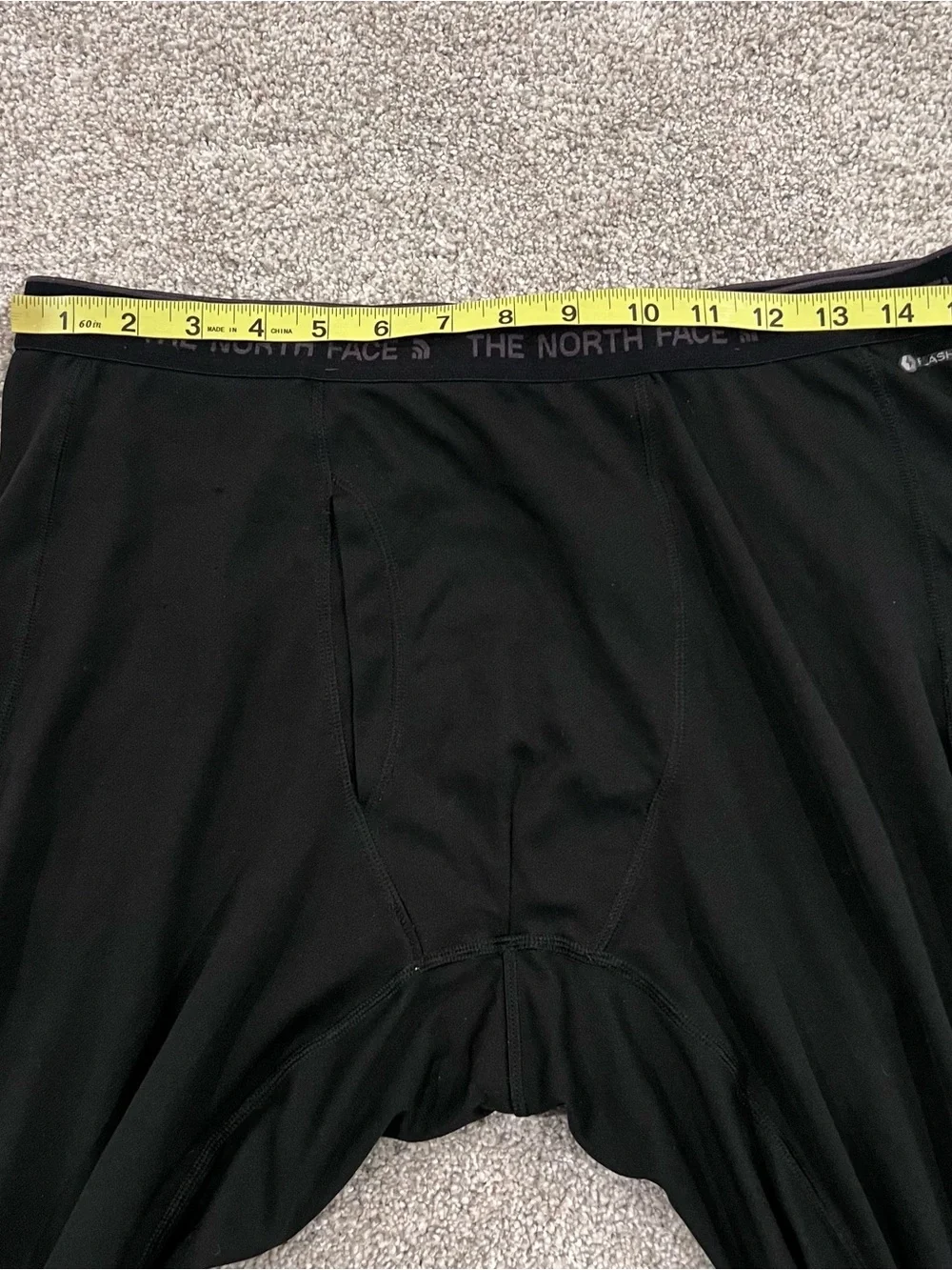 The North Face BaseLayer Pants Men’s Size Large Black Lightweight Quick Dry Snow
